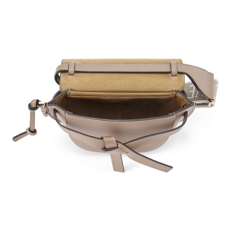 【送料&関税込】Loewe Lw50081i053 LOEWE Gate Crossbody Bags - POIZON