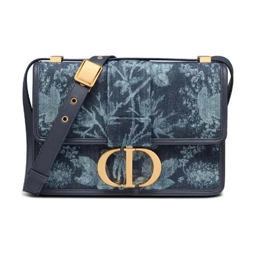 DIOR 30 Montaigne Shoulder Bags