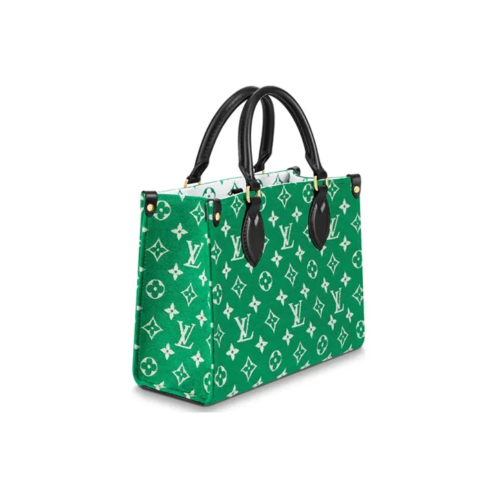 LOUIS VUITTON Onthego Pm Green-1