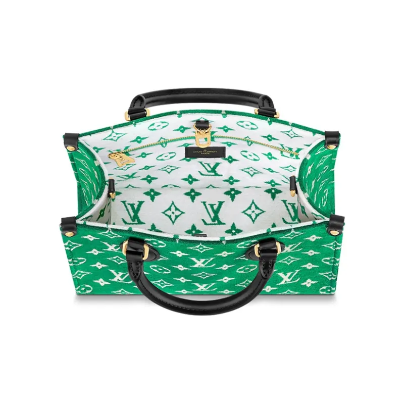 LOUIS VUITTON Onthego Pm Green-2
