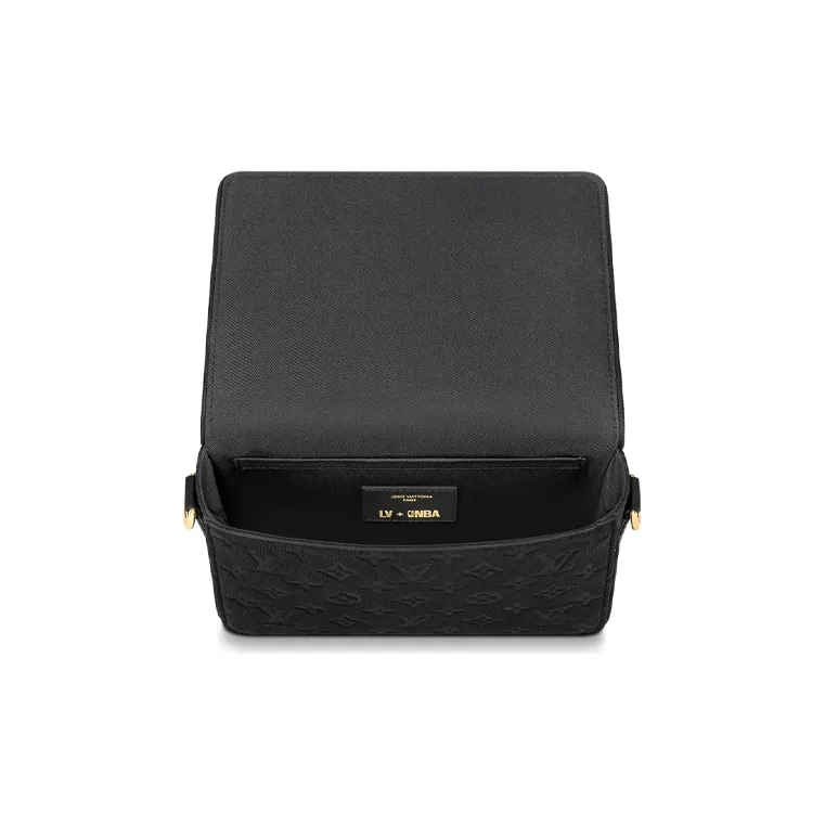 LOUIS VUITTON X Nba Studio Messenger Black-2