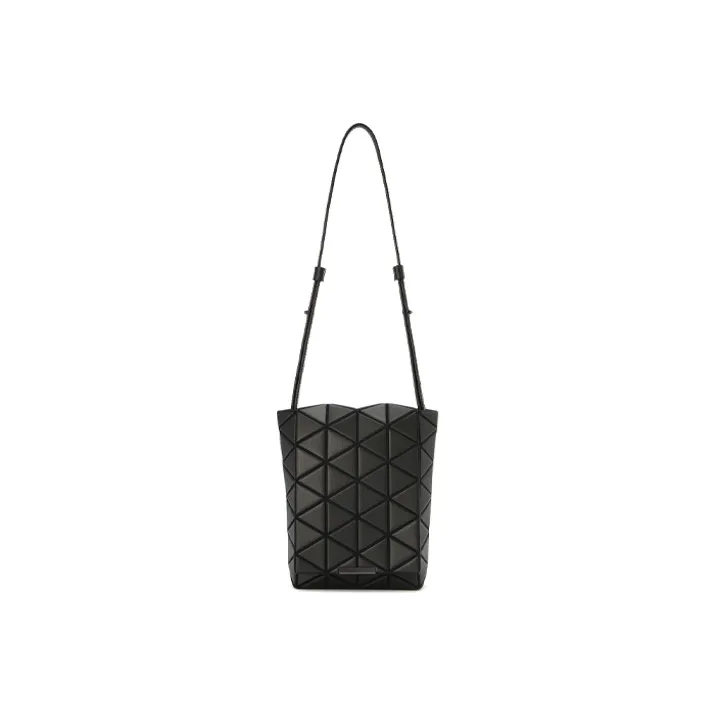 ISSEY MIYAKE Cow Leather Shoulder Bag Crossbody Bag Small Size Women's Black-0