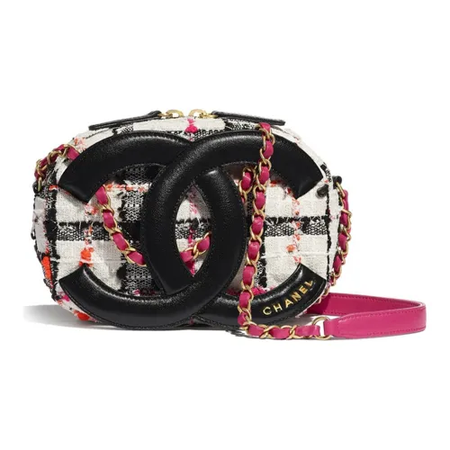 CHANEL Shoulder Bags