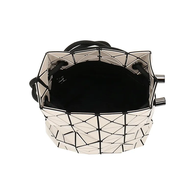 ISSEY MIYAKE Wring PVC Bucket Bag, Handbag, Shoulder Bag Women's Beige-5