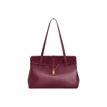 CELINE 16 Shoulder Bags