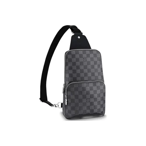 LOUIS VUITTON Avenue Shoulder Bags