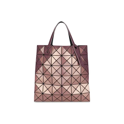 ISSEY MIYAKE Shoulder Bags