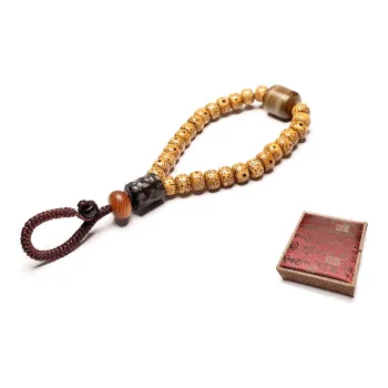 MOUNTAINS AND MANS Keychains Unisex