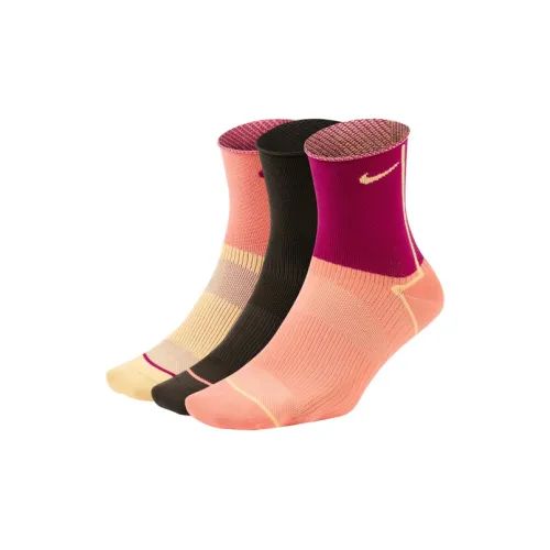 Nike Unisex Mid-Calf Socks