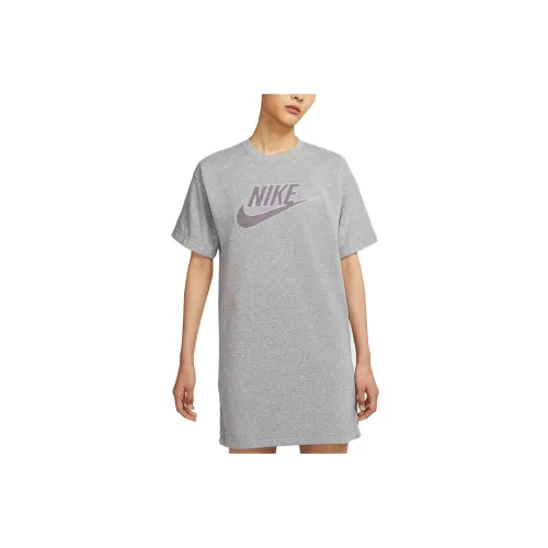 Nike Women shorts-Sleeved Dress