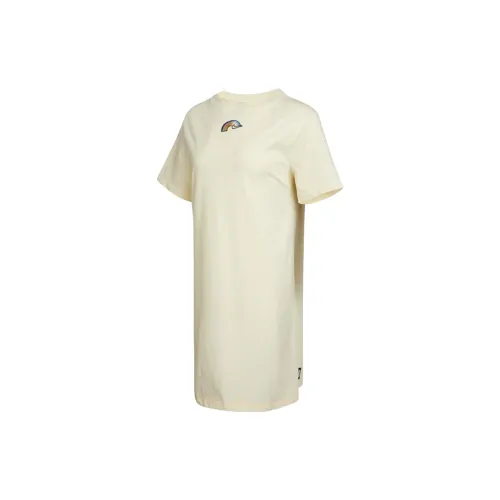 Nike Women shorts-Sleeved Dress