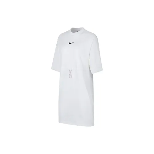 Nike Women shorts-Sleeved Dress