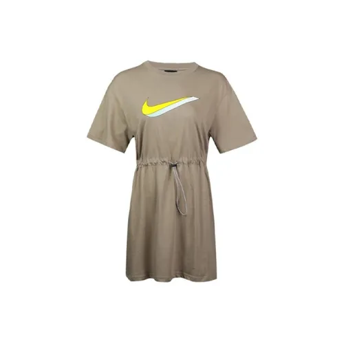 Nike Women shorts-Sleeved Dress