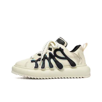 PMT Fashionable Versatile Puffy Shoes Low Top Skateboard Shoes Unisex Beige Black