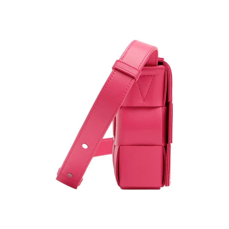Bottega Veneta Cassette Bag Cranberry-1