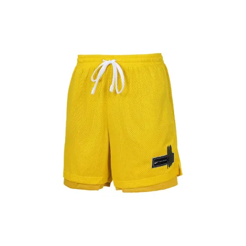 Nike Casual Shorts Men Yellow