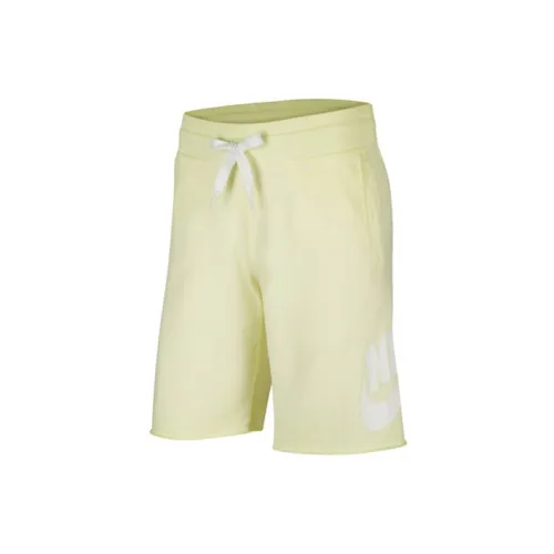 Nike Casual Shorts Men Bright Green