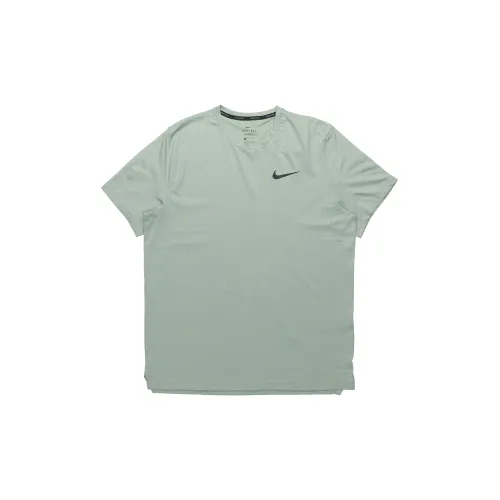 Nike T-Shirts Men Grass Green