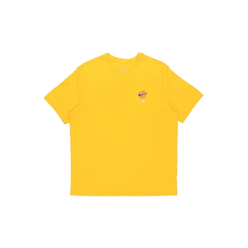 Nike T-Shirts Men Gold