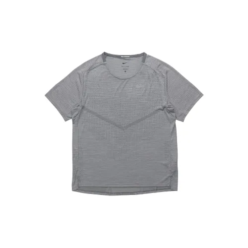 Nike T-Shirts Men Gray