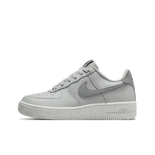 NIKE 3D block logo on left tongue patch and heel cap