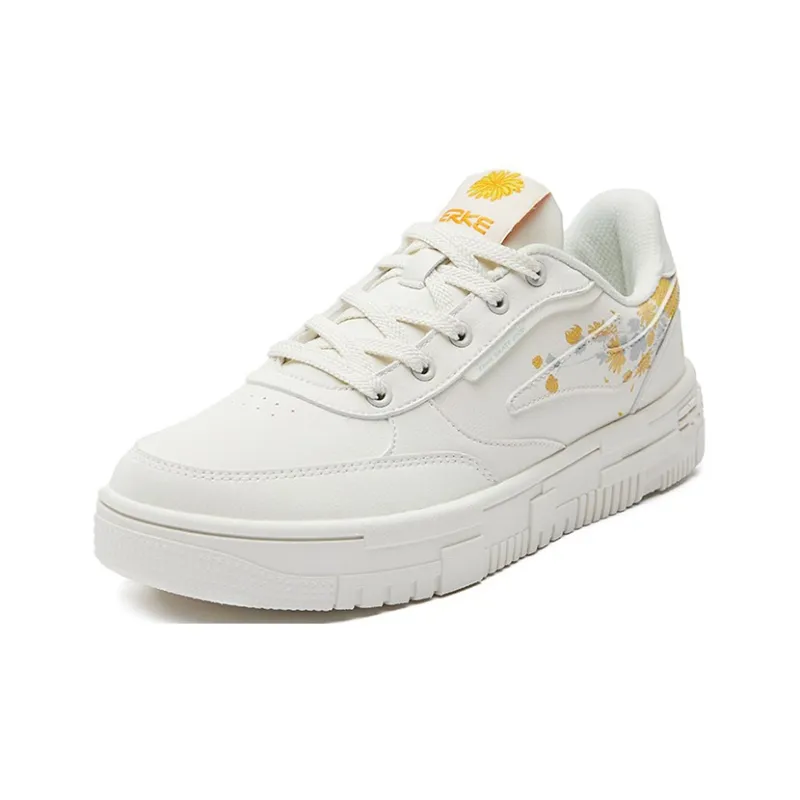 Erke Meilanzhuju Abrasion Resistant Slip Resistant Low Top Skateboard Shoes Women's White Yellow-1
