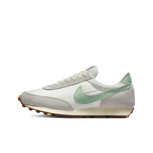 Nike Daybreak SE Enamel Green Women's