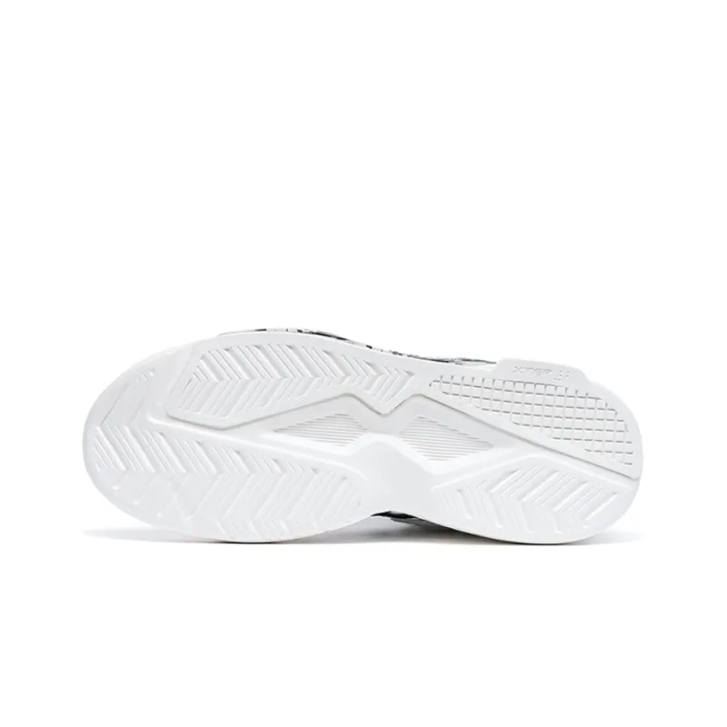 XTEP Monsters University Collection Durable Breathable Low Top Sports Casual Shoes Women's White Black Green-4