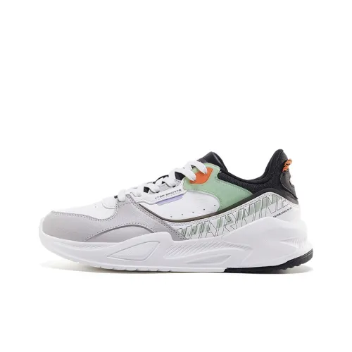 XTEP Running Shoes Men Low-Top Sail White/Dove Gray/Black