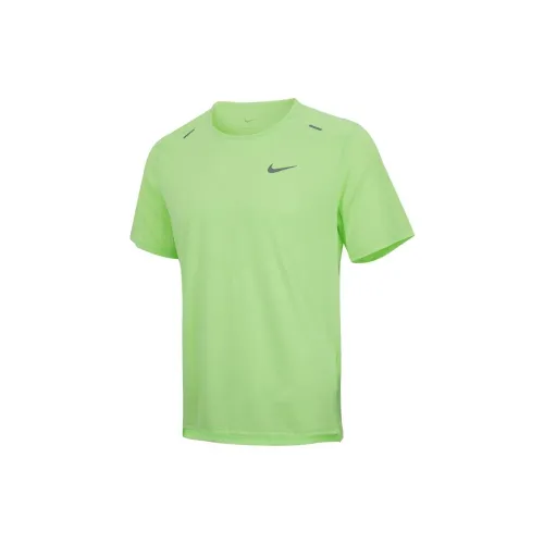 Nike T-Shirts Men Green