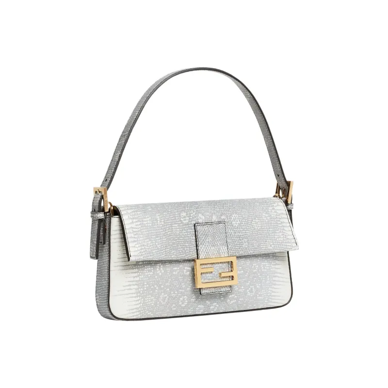 FENDI Baguette Shoulder Bags-1
