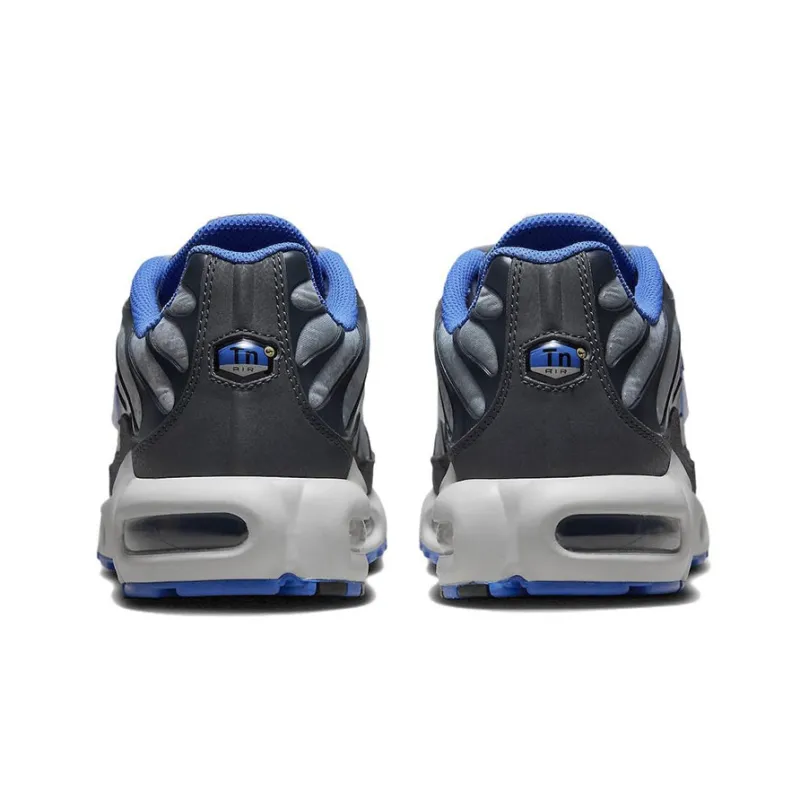 Nike Air Max Plus Social F.C.-4