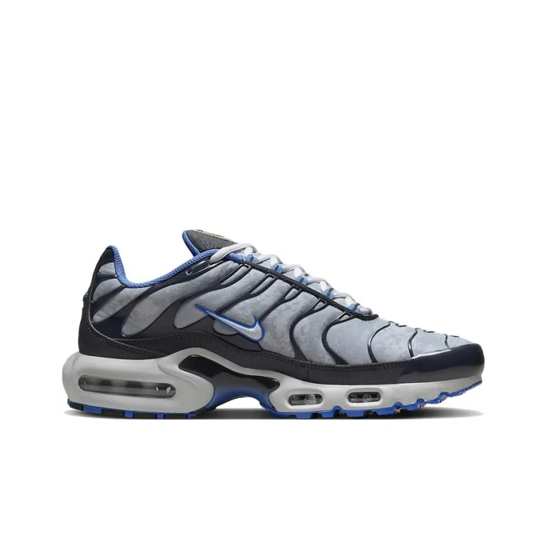 Nike Air Max Plus Social F.C.-1