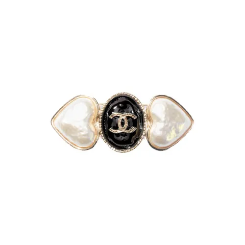 CHANEL Female CHANEL accessories Brooch