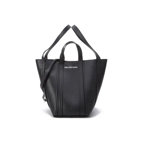 Balenciaga Everyday Shoulder Bags