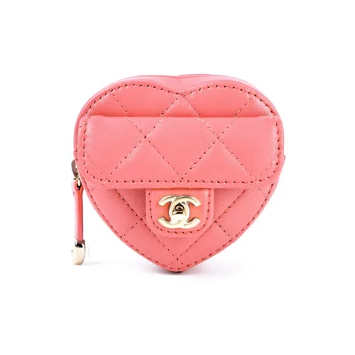 CHANEL Clutches