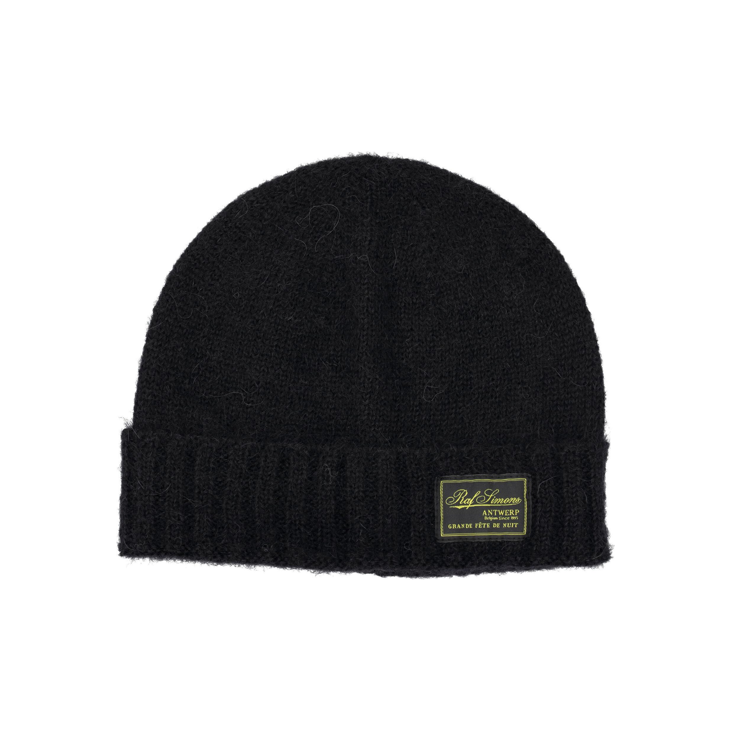 Knit Beanie With Woven Label - Black – Feature