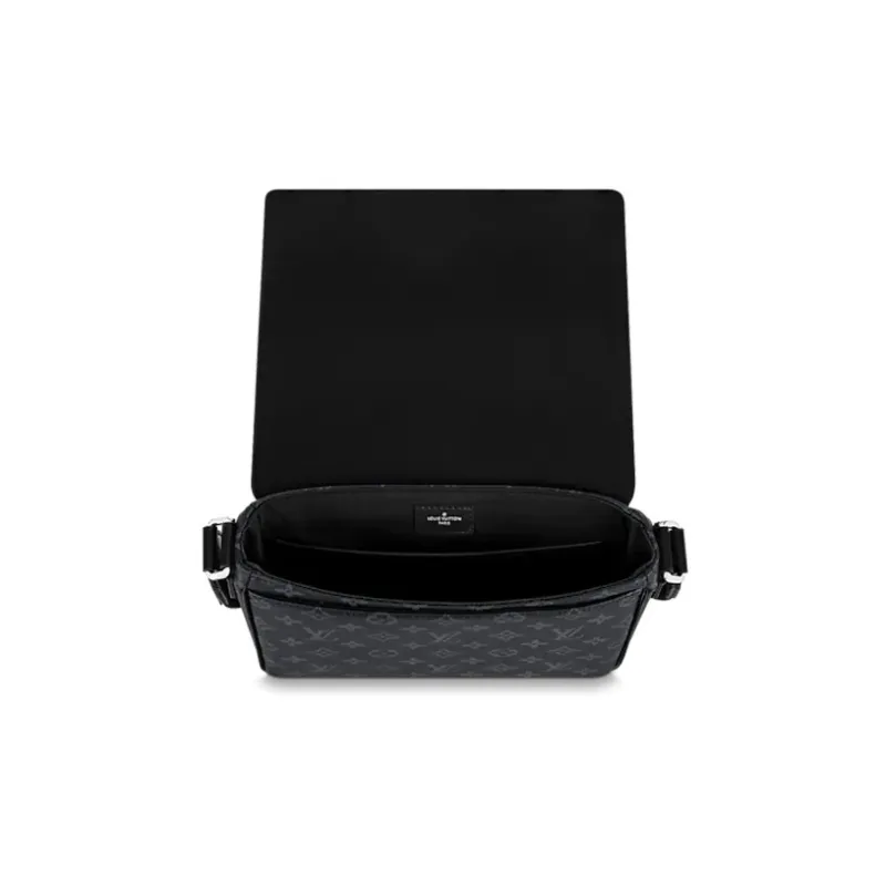 LOUIS VUITTON District Pm Monogram Eclipse-6