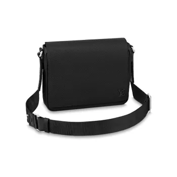 LOUIS VUITTON M30851 District Pm