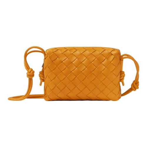 Bottega Veneta Loop Intrecciato Camera Bag Mini Cob