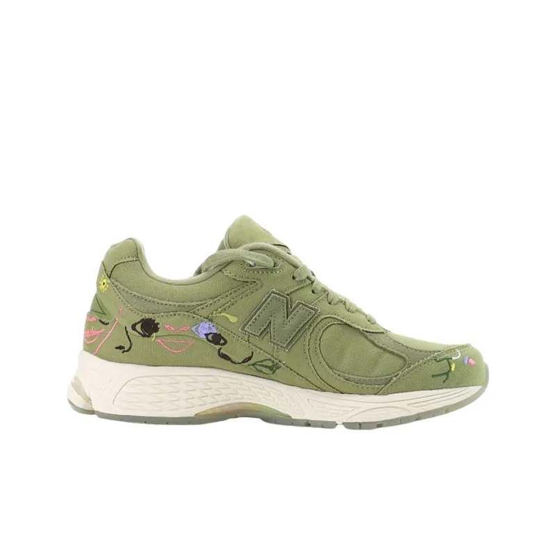 New Balance 2002R Bryant Giles What Now?-1