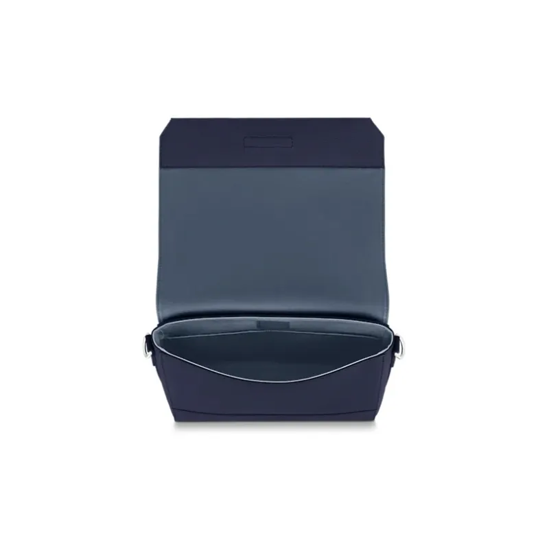 LOUIS VUITTON Takeoff Messenger-3