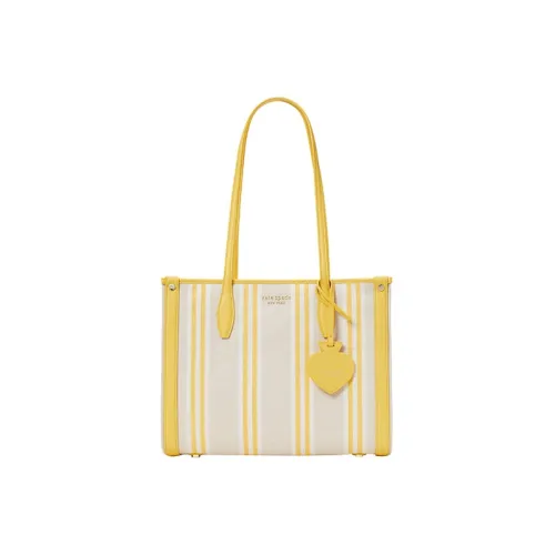 Kate Spade Market Shoulder Bags