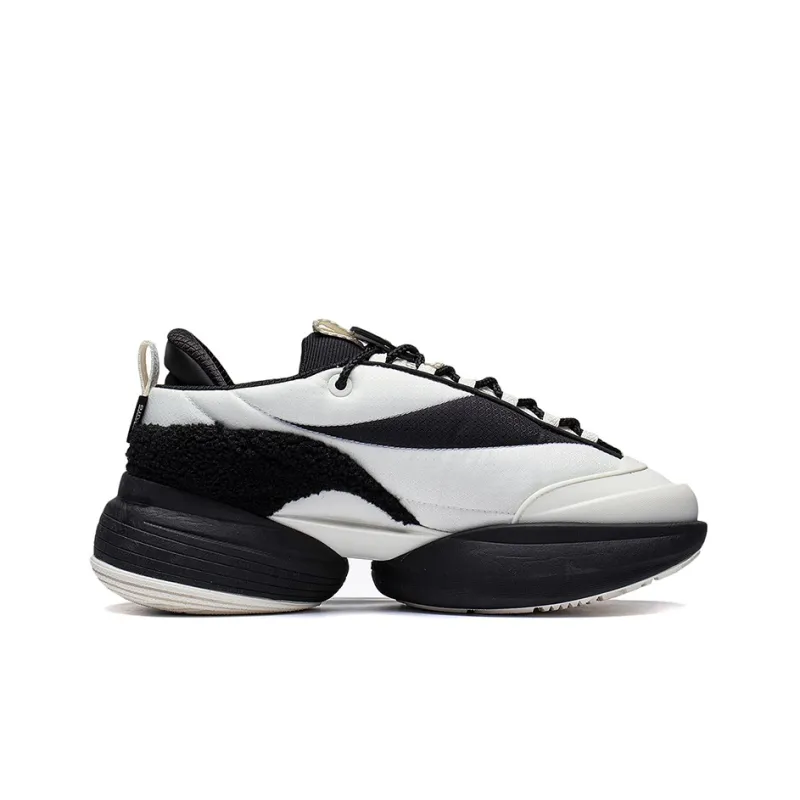 LiNing CF Tracing Collection, Ultra Distance V2 Low Top Sports Casual Shoes Unisex White Black-1