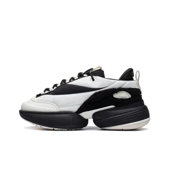 LiNing CF Tracing Collection, Ultra Distance V2 Low Top Sports Casual Shoes Unisex White Black