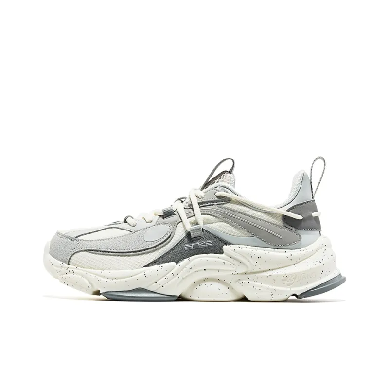 Erke Breathable Low-Top Running Shoes Women's White Dew Gray-0
