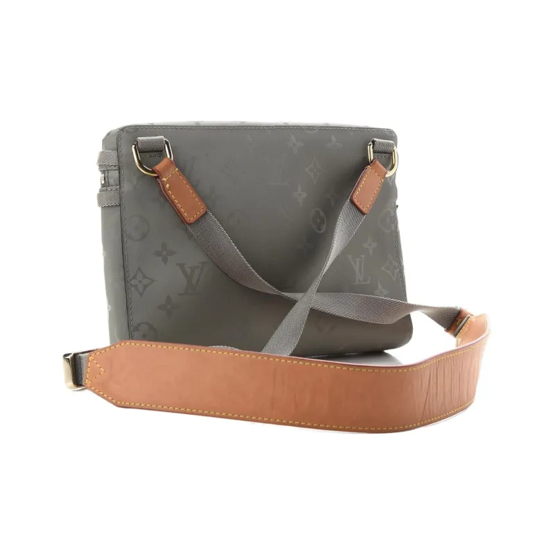LOUIS VUITTON Leather Messenger Bag Shoulder Bag Crossbody Bag Men's Jasper-2