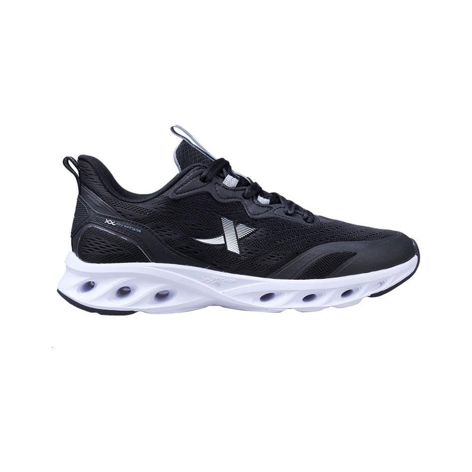 XTEP US7.5~11サイズあります Xtep One Piece Model 3.0 Men Running Shoes 2025 Spring