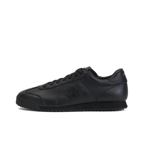 DESCENTE Chron Lifestyle Shoes Men Low-Top Black