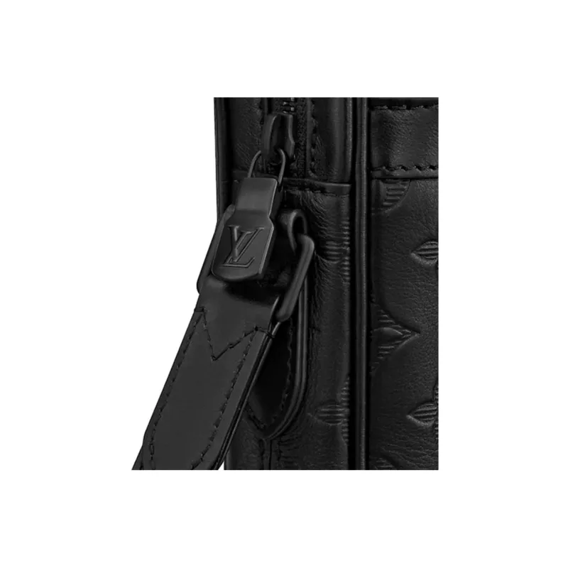 LOUIS VUITTON Danube Crossbody Bags-4